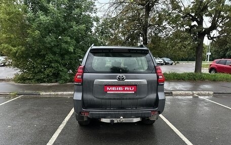 Toyota Land Cruiser Prado 150 рестайлинг 2, 2021 год, 5 330 000 рублей, 3 фотография