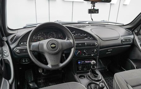 Chevrolet Niva I рестайлинг, 2018 год, 1 060 000 рублей, 6 фотография