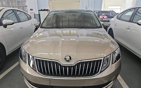 Skoda Octavia, 2021 год, 1 390 000 рублей, 2 фотография