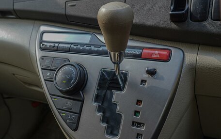 Toyota ISis I, 2012 год, 1 170 000 рублей, 14 фотография