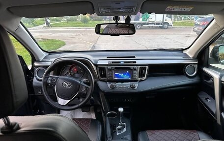 Toyota RAV4, 2015 год, 2 380 000 рублей, 3 фотография
