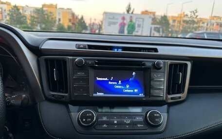 Toyota RAV4, 2015 год, 2 380 000 рублей, 4 фотография