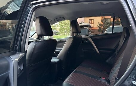 Toyota RAV4, 2015 год, 2 380 000 рублей, 24 фотография