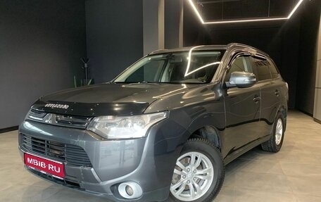 Mitsubishi Outlander III рестайлинг 3, 2013 год, 1 585 000 рублей, 1 фотография