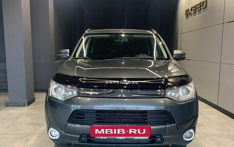 Mitsubishi Outlander III рестайлинг 3, 2013 год, 1 585 000 рублей, 3 фотография