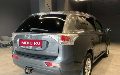 Mitsubishi Outlander III рестайлинг 3, 2013 год, 1 585 000 рублей, 7 фотография