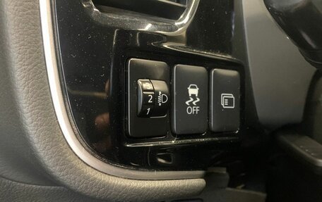 Mitsubishi Outlander III рестайлинг 3, 2013 год, 1 585 000 рублей, 13 фотография