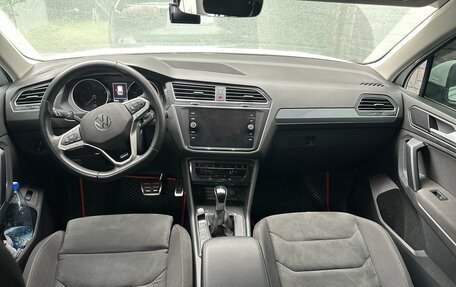 Volkswagen Tiguan II, 2021 год, 2 800 000 рублей, 11 фотография