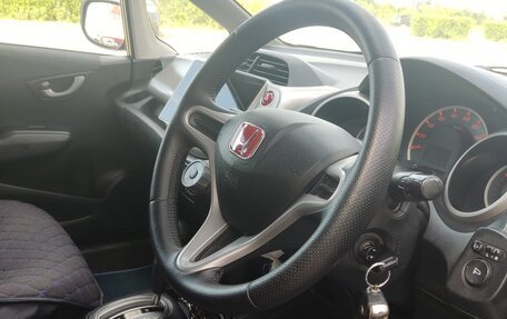Honda Fit III, 2010 год, 780 000 рублей, 6 фотография