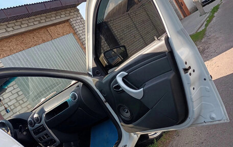 Renault Logan I, 2014 год, 410 000 рублей, 3 фотография