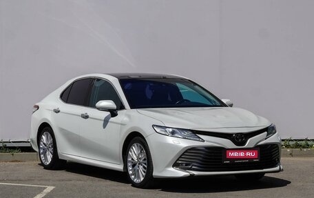 Toyota Camry, 2019 год, 3 320 000 рублей, 1 фотография