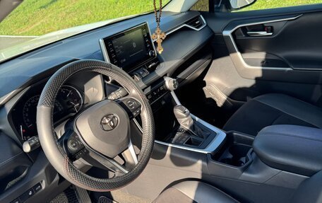 Toyota RAV4, 2021 год, 3 600 000 рублей, 8 фотография
