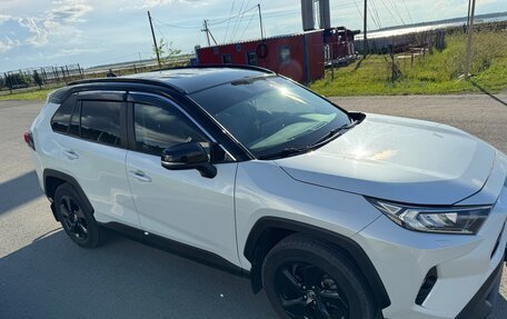 Toyota RAV4, 2021 год, 3 600 000 рублей, 10 фотография