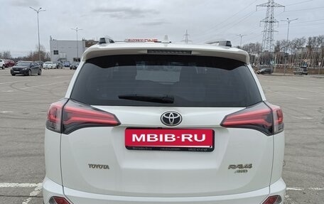 Toyota RAV4, 2017 год, 2 270 000 рублей, 8 фотография