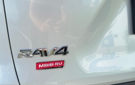 Toyota RAV4, 2021 год, 3 600 000 рублей, 13 фотография