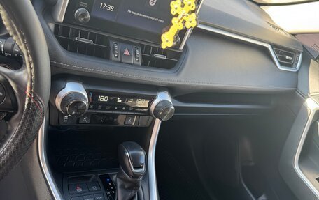 Toyota RAV4, 2021 год, 3 600 000 рублей, 20 фотография