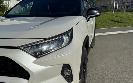 Toyota RAV4, 2021 год, 3 600 000 рублей, 24 фотография
