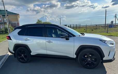 Toyota RAV4, 2021 год, 3 600 000 рублей, 26 фотография