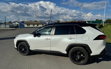 Toyota RAV4, 2021 год, 3 600 000 рублей, 30 фотография