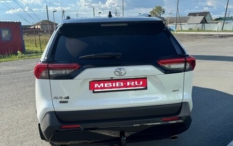 Toyota RAV4, 2021 год, 3 600 000 рублей, 28 фотография