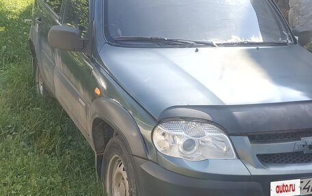 Chevrolet Niva I рестайлинг, 2010 год, 230 000 рублей, 3 фотография