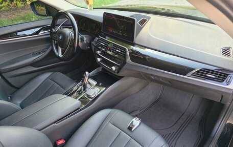BMW 5 серия, 2021 год, 3 920 000 рублей, 12 фотография
