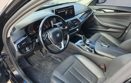 BMW 5 серия, 2021 год, 3 920 000 рублей, 13 фотография