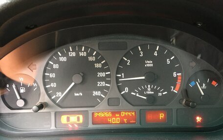 BMW 3 серия, 2002 год, 730 000 рублей, 14 фотография