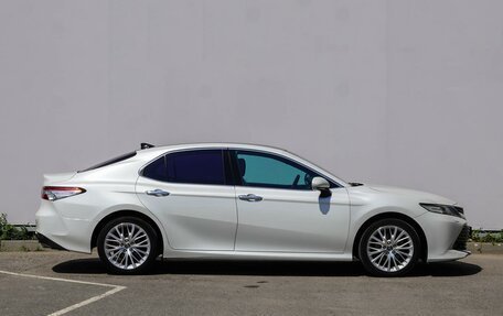Toyota Camry, 2019 год, 3 320 000 рублей, 5 фотография