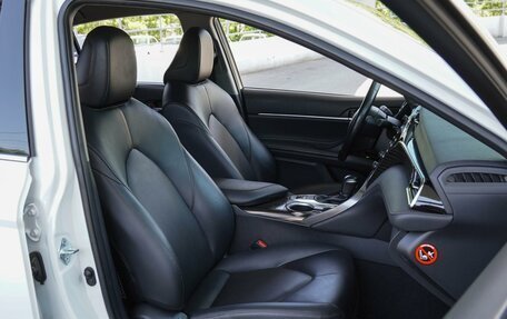 Toyota Camry, 2019 год, 3 320 000 рублей, 8 фотография