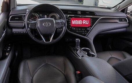 Toyota Camry, 2019 год, 3 320 000 рублей, 6 фотография