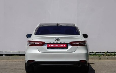Toyota Camry, 2019 год, 3 320 000 рублей, 4 фотография