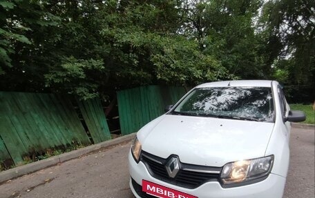 Renault Logan II, 2014 год, 500 000 рублей, 2 фотография