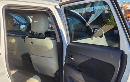 Mitsubishi Outlander III рестайлинг 3, 2018 год, 1 420 000 рублей, 3 фотография
