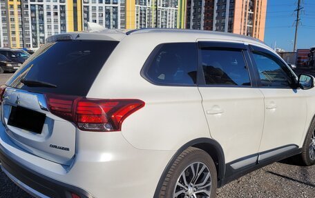 Mitsubishi Outlander III рестайлинг 3, 2018 год, 1 420 000 рублей, 14 фотография