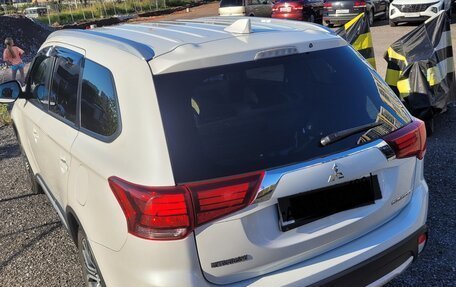Mitsubishi Outlander III рестайлинг 3, 2018 год, 1 420 000 рублей, 20 фотография
