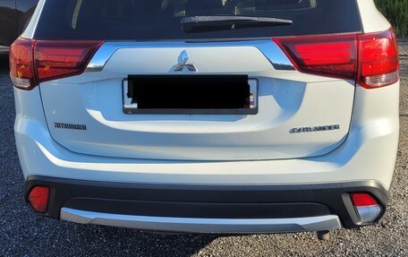 Mitsubishi Outlander III рестайлинг 3, 2018 год, 1 420 000 рублей, 19 фотография