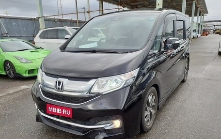 Honda Stepwgn IV, 2017 год, 2 100 000 рублей, 2 фотография