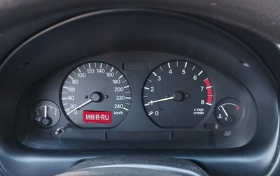Mitsubishi Carisma I, 2002 год, 220 000 рублей, 1 фотография