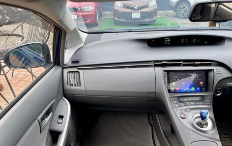 Toyota Prius, 2010 год, 980 000 рублей, 24 фотография