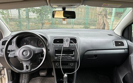 Volkswagen Polo VI (EU Market), 2011 год, 750 000 рублей, 6 фотография