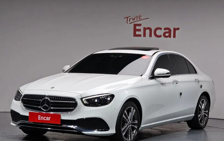 Mercedes-Benz E-Класс, 2022 год, 3 987 000 рублей, 1 фотография