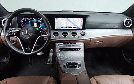 Mercedes-Benz E-Класс, 2022 год, 3 987 000 рублей, 7 фотография