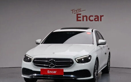 Mercedes-Benz E-Класс, 2022 год, 3 987 000 рублей, 3 фотография