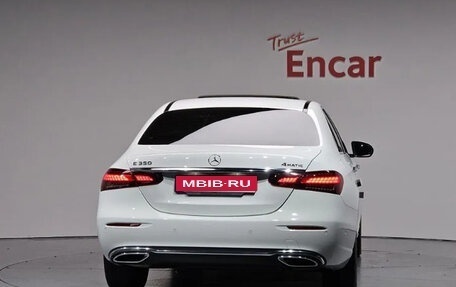 Mercedes-Benz E-Класс, 2022 год, 3 987 000 рублей, 4 фотография