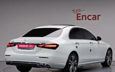 Mercedes-Benz E-Класс, 2022 год, 3 987 000 рублей, 2 фотография