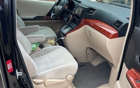 Toyota Vellfire I, 2010 год, 1 580 000 рублей, 17 фотография