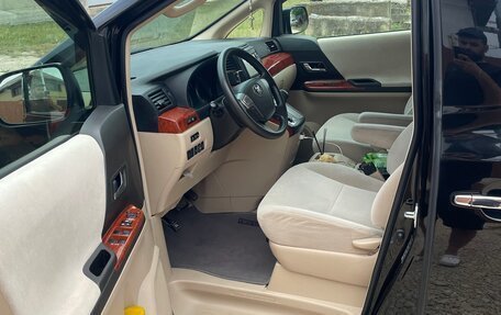 Toyota Vellfire I, 2010 год, 1 580 000 рублей, 32 фотография