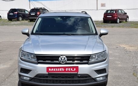 Volkswagen Tiguan II, 2020 год, 2 100 000 рублей, 2 фотография
