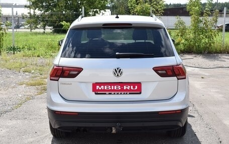 Volkswagen Tiguan II, 2020 год, 2 100 000 рублей, 3 фотография